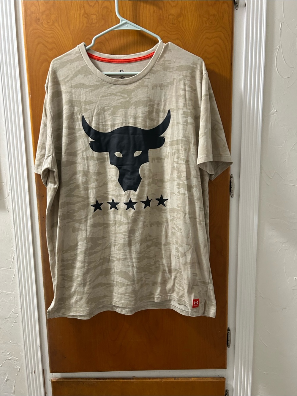 Under Armour Men’s Project Rock Camo Short-Sleeve Graphic Tee with Black Logo
